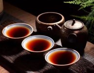 普洱生茶是當(dāng)年的好還是陳年的好？
